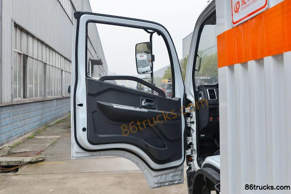 Dongfeng FuruiKa F6 126 ch 4X2(6 roues) camion caisse pour matières dangereuses diverses 4,1 m (marque Chufei) (China VI) Cabine (1) | 86Tru