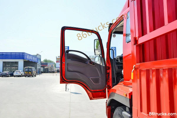 SHACMAN Commercial Vehicle Xuande X9 Lightweight Edition 240hp 4X2(6 wheels) 4.8m Semi-Sleeper Cargo Truck with Stake Sides Cab (1) | 86Truc