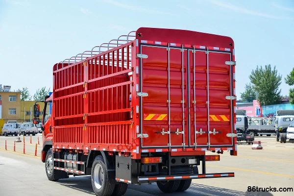 SHACMAN Commercial Vehicle Xuande X9 Lightweight Edition 240hp 4X2(6 wheels) 4.8m Semi-Sleeper Cargo Truck with Stake Sides Body (3) | 86Tru