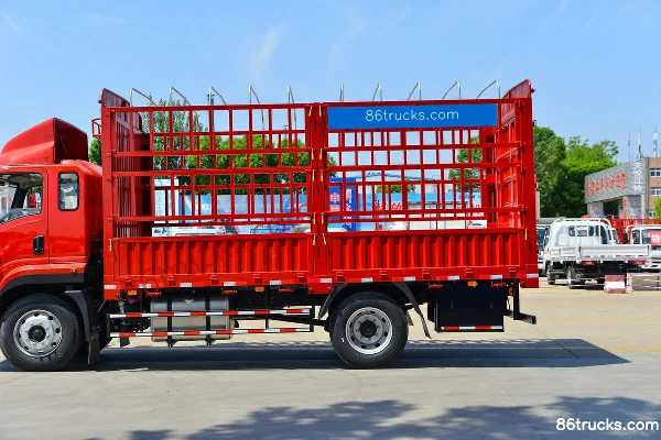 SHACMAN Commercial Vehicle Xuande X9 Lightweight Edition 240hp 4X2(6 wheels) 4.8m Semi-Sleeper Cargo Truck with Stake Sides Body (2) | 86Tru