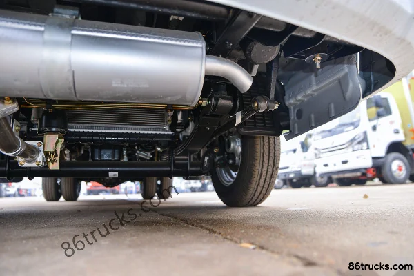 Dongfeng T5 1.5L 112hp 4X2(6 wheels) Gasoline 3.3m Flammable Gas Van Truck (Chufei Brand) Chassis (3) | 86Trucks