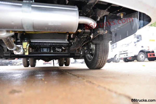 Dongfeng T5 1.5L 112hp 4X2(6 wheels) Gasoline 3.1m Gas Cylinder Transport Truck (Chufei Brand) Chassis (3) | 86Trucks