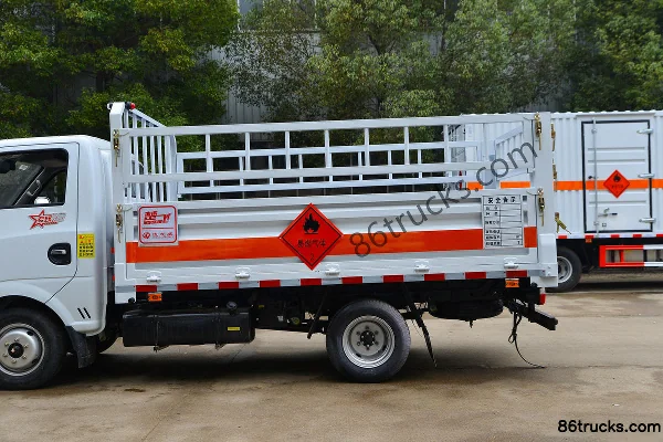 Dongfeng T5 1.5L 112hp 4X2(6 wheels) Gasoline 3.1m Gas Cylinder Transport Truck (Chufei Brand) Body (2) | 86Trucks