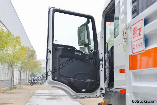Sinotruk Sitrak C5H 250hp 6X2(8 wheels) 9.6m gas cylinder transport truck (Chufei brand)(China VI) Cab (1) | 86Trucks