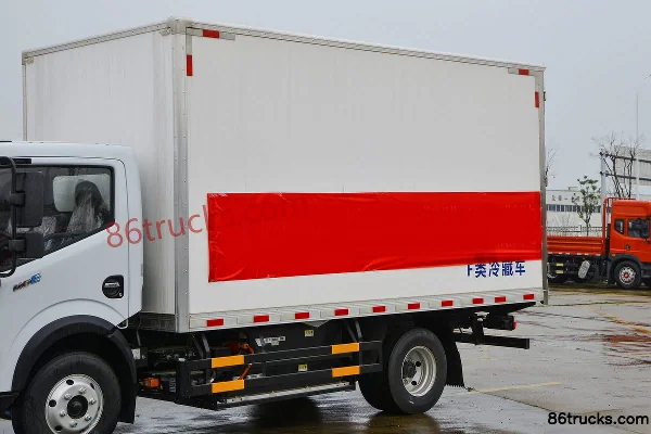 Dongfeng EV350 PRO 4.5T 4.2m Single Row Pure Electric Refrigerated Truck 98.04kWh 4X2(6 wheels) Body (1) | 86Trucks