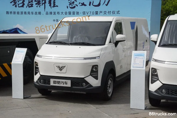 Leichi Xin V70 2.8T 2-seat 5.395m pure electric enclosed delivery truck 41.86kWh Exterior (3) | 86Trucks