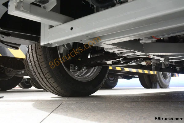 Leichi Xin V70 2.8T 2-seat 5.395m pure electric enclosed delivery truck 41.86kWh Chassis (2) | 86Trucks