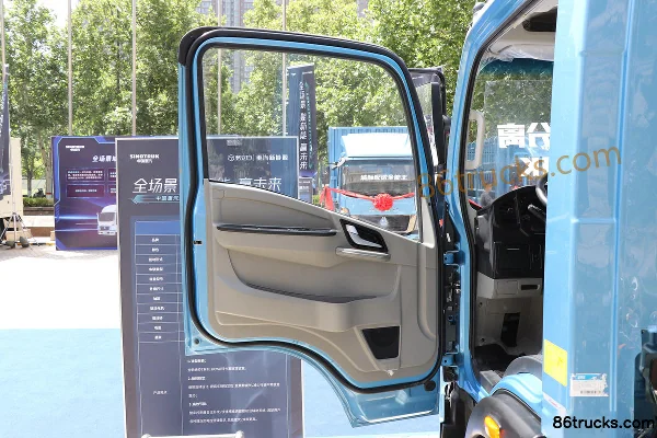 Sinotruk HOWO Tongshuai 4.5T 4.15m Single Row Pure Electric Van Light Truck 100.46kWh 4X2(6 wheels) Interior (1) | 86Trucks