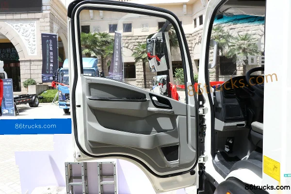 Sinotruk HOWO Tongshuai 4.5T 4.15m Single Row Pure Electric Van Light Truck 100.46kWh 4X2(6 wheels) Interior (1) | 86Trucks