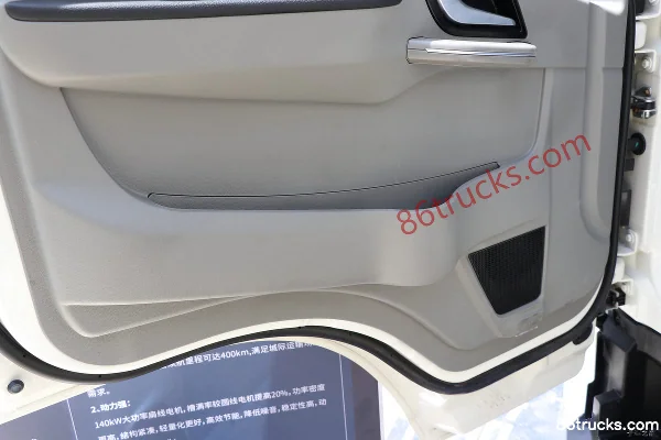 Sinotruk HOWO Tongshuai 4,5T camion léger à ridelles 100% électrique 4,15 m simple cabine 131,98 kWh 4X2(6 roues) Intérieur (1) | 86Trucks