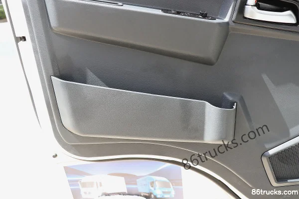 Sinotruk HOWO Hanjun 4.5T 4.15m single-row electric van light truck 96kWh 4X2(6 wheels) Interior (1) | 86Trucks