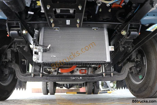 Sinotruk HOWO Tongsai 4,5 T 4,15 m cabine simple, camion léger fourgon électrique pur (bleu) 100,46 kWh 4X2(6 roues) Châssis (1) | 86Trucks