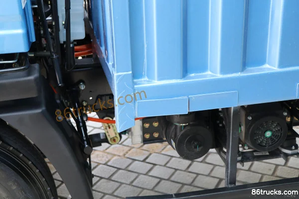 Sinotruk HOWO Tongsai 4,5 T 4,15 m cabine simple, camion léger fourgon électrique pur (bleu) 100,46 kWh 4X2(6 roues) Carrosserie (2) | 86Tru