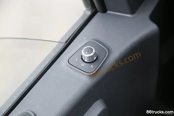 Aumark Zhilan EX 4.5T 3.8m single-row pure electric box light truck 63.75kWh 4X2(6 wheels) Interior (3) | 86Trucks