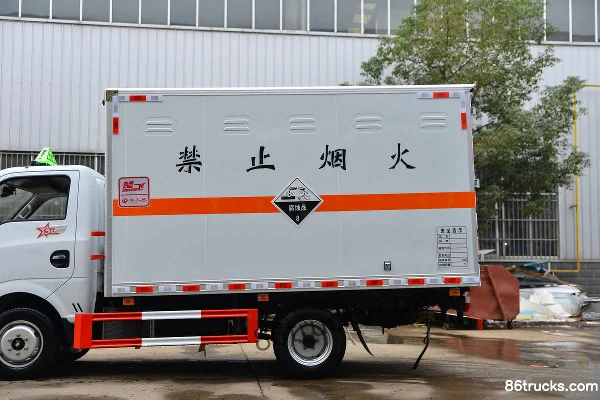 Dongfeng T5 95hp 4X2(6 wheels) 3.5m Corrosive Goods Van Truck (Chufei Brand) Body (2) | 86Trucks