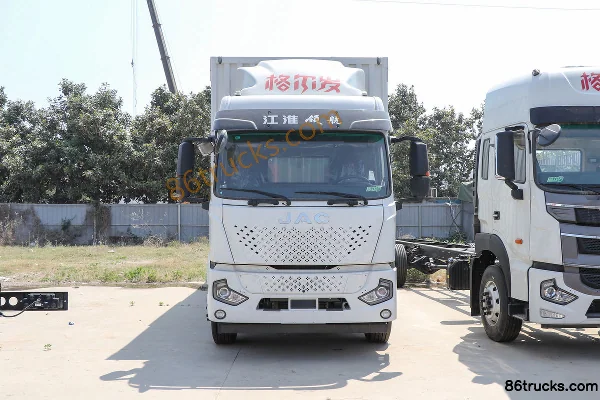 JAC Gallop A6 PLUS 240 ch 4X2(6 roues) camion porteur fourgon 5,8 m Extérieur (2) | 86Trucks