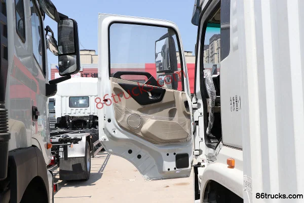 JAC Gallop A6 PLUS 240 ch 4X2(6 roues) camion porteur fourgon 5,8 m Cabine (1) | 86Trucks