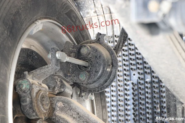 JAC Gallop A6 PLUS 240 ch 4X2(6 roues) camion porteur fourgon 5,8 m Châssis (2) | 86Trucks