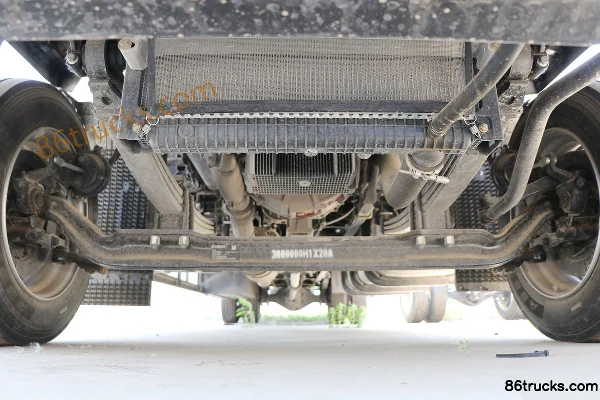 JAC Gallop A6 PLUS 240 ch 4X2(6 roues) camion porteur fourgon 5,8 m Châssis (1) | 86Trucks