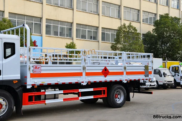 Dongfeng Duolika D9 220 ch 4X2(6 roues) camion citerne à gaz 6,8 m (marque Chufei) Carrosserie (1) | 86Trucks