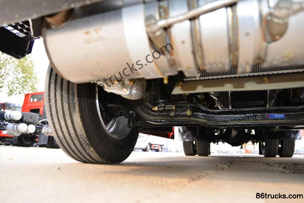 Dongfeng Duolika D7 165 ch 4X2(6 roues) camion citerne pour gaz inflammables, 5,2 m (marque Chufei) (China VI) Châssis (2) | 86Trucks