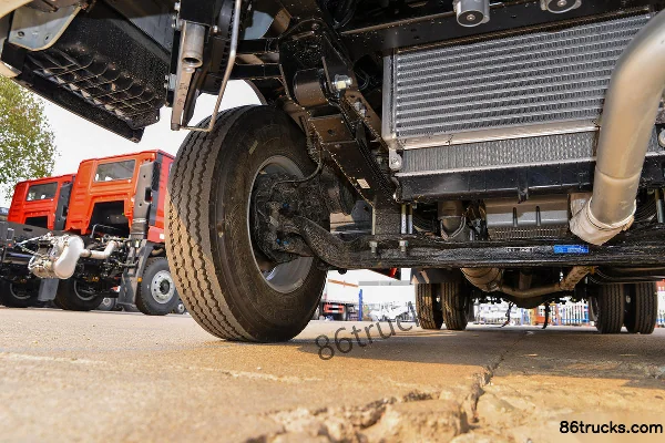 JAC Shuailing E 150 hp 4X2(6 wheels) 4.2 m flammable gas van truck (Chufei brand) (China VI) Chassis (2) | 86Trucks