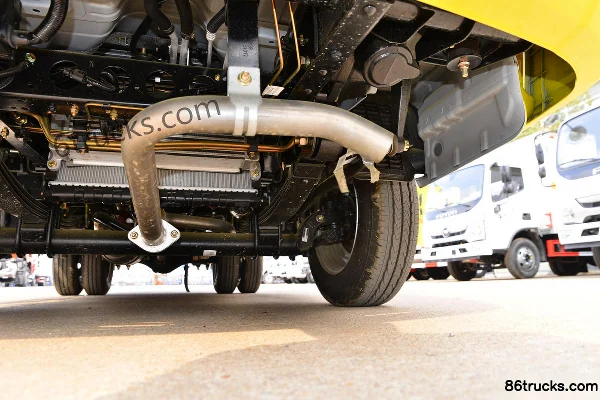 Dongfeng T5 95hp 4X2(6 wheels) 2.8m flammable gas van truck (Chufei brand) Chassis (3) | 86Trucks