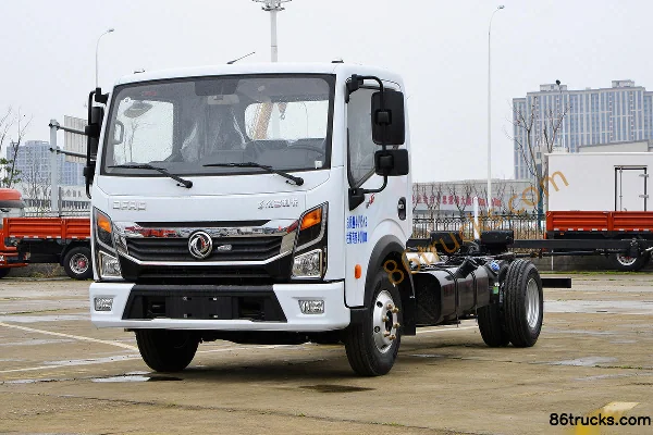 Dongfeng Duolika D6-M Ruineng Edition 155hp 4X2(6 wheels) 4.2m Single Row Flatbed Light Truck Exterior (3) | 86Trucks