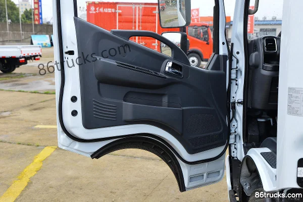 Dongfeng Duolika D6-M Ruineng Edition 155hp 4X2(6 wheels) 4.2m Single Row Flatbed Light Truck Cab (2) | 86Trucks