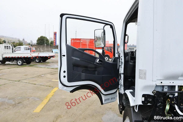 Dongfeng Duolika D6-M Ruineng Edition 155hp 4X2(6 wheels) 4.2m Single Row Flatbed Light Truck Cab (1) | 86Trucks