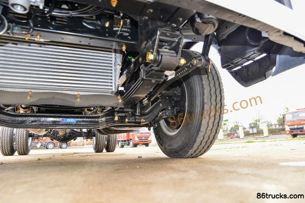 Dongfeng Duolika D6-M Ruineng Edition 155hp 4X2(6 wheels) 4.2m Single Row Flatbed Light Truck Chassis (3) | 86Trucks