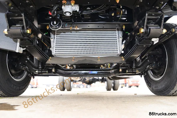 Dongfeng Duolika D6-M Ruineng Edition 155hp 4X2(6 wheels) 4.2m Single Row Flatbed Light Truck Chassis (1) | 86Trucks