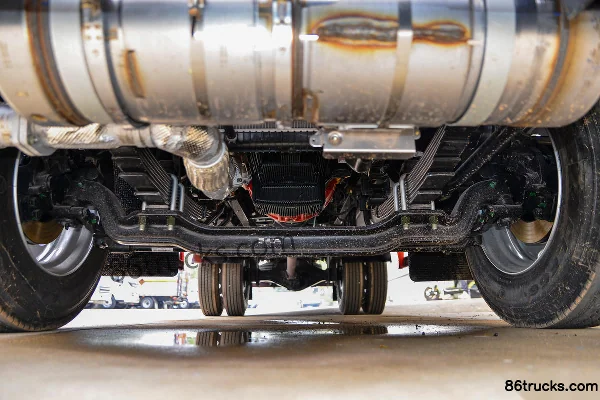 Foton Aoling CTS 156hp 4X2(6 wheels) 5.2m flammable gas van truck (Chufei brand) Chassis (1) | 86Trucks