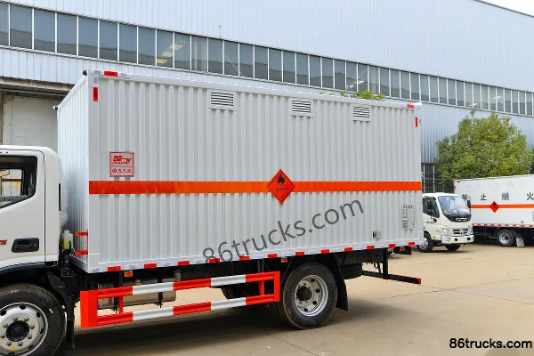 Foton Aoling CTS 156hp 4X2(6 wheels) 5.2m flammable gas van truck (Chufei brand) Body (1) | 86Trucks