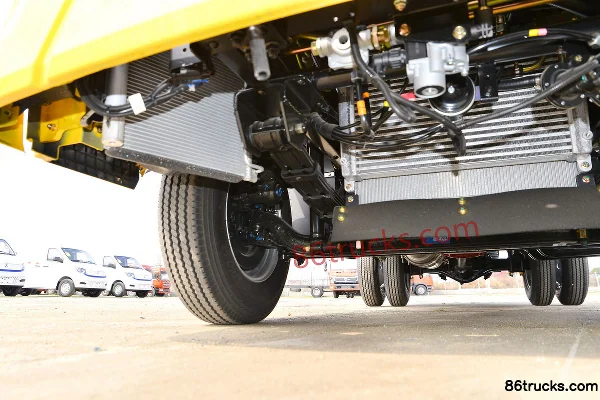 Dongfeng Duolika D5 Ruineng Edition 132 hp 4X2(6 wheels) 2.82m Double Row Flatbed Light Truck (Engineering Yellow) Chassis (2) | 86Trucks