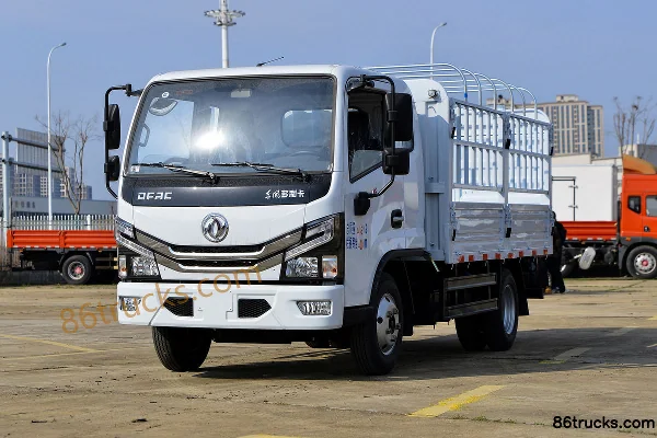 Dongfeng Duolika D5 Ruineng Edition 88 hp 4X2(6 wheels) 3.4m Half-row Stake Truck (Air Brake) Exterior (3) | 86Trucks