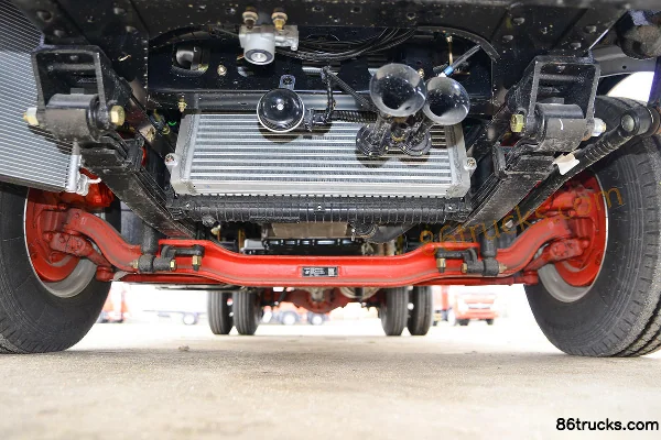 Dongfeng Xingyun K6-L 2.5L Diesel 155 hp 4X2(6 wheels) WLY 6-speed 4.17m single-row van light truck Chassis (1) | 86Trucks