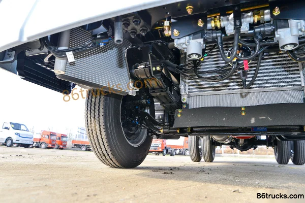 Dongfeng Duolika D5 Ruineng Edition 115 hp 4X2(6 wheels) 3.8 m single-row flatbed light truck (China VI) (hydraulic brake) Chassis (2) | 86T