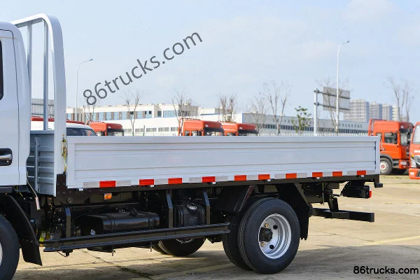 Dongfeng Duolika D5 Ruineng Edition 115 hp 4X2(6 wheels) 3.8 m single-row flatbed light truck (China VI) (hydraulic brake) Body (1) | 86Truc