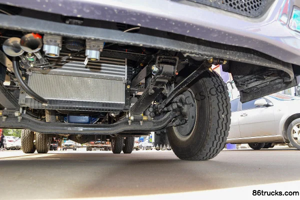 Sinotruk HOWO Tongsheng 170 ch 4X2(6 roues) 4,1 m camion frigorifique Châssis (3) | 86Trucks