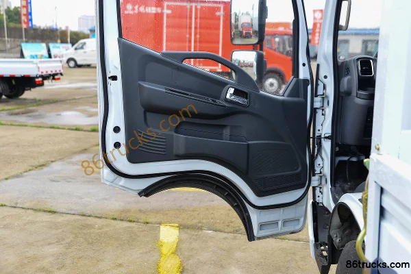 Dongfeng Captain Nebula K6-M Standard Edition 163hp 4X2(6 wheels) 4.2m single row mobile shop truck (China VI) Cab (2) | 86Trucks