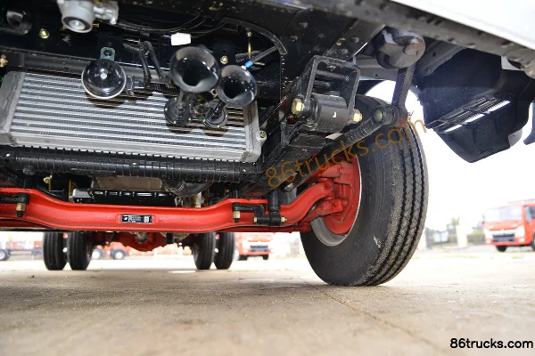 Dongfeng Captain Nebula K6-M Standard Edition 163hp 4X2(6 wheels) 4.2m single row mobile shop truck (China VI) Chassis (3) | 86Trucks