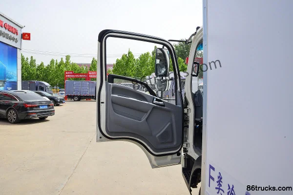 Sinotruk HOWO Hanjiang M Wealth Creation Edition 160hp 4X2(6 wheels) 4.1m refrigerated truck (China VI) Cab (1) | 86Trucks