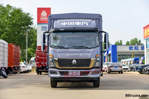 Sinotruk HOWO Tongshuai 154hp 4X2(6 wheels) 4.85m Crew Cab Stake Truck (10-speed) Exterior (2) | 86Trucks