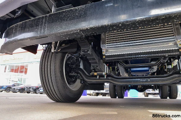 Sinotruk HOWO Tongshuai 154hp 4X2(6 wheels) 4.85m Crew Cab Stake Truck (10-speed) Chassis (2) | 86Trucks