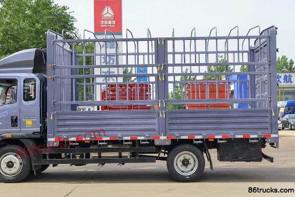 Sinotruk HOWO Tongshuai 154hp 4X2(6 wheels) 4.85m Crew Cab Stake Truck (10-speed) Body (2) | 86Trucks