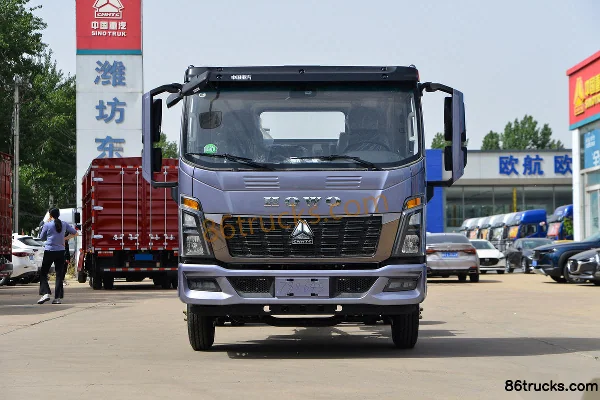 Sinotruk HOWO Tongshuai 170 hp 4X2(6 wheels) 4.15m Single Row Stake Truck (Sinotruk 8-speed) Exterior (2) | 86Trucks