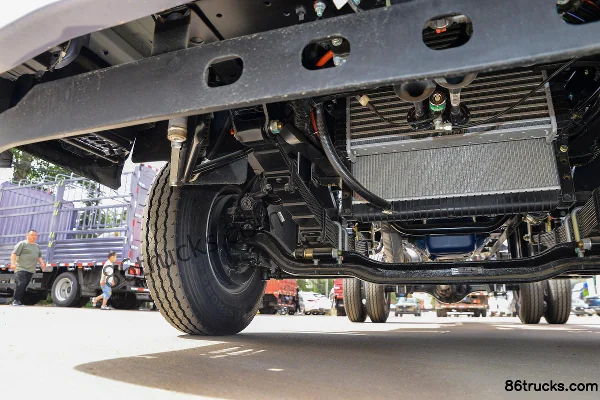 Sinotruk HOWO Tongshuai 170 hp 4X2(6 wheels) 4.15m Single Row Stake Truck (Sinotruk 8-speed) Chassis (2) | 86Trucks