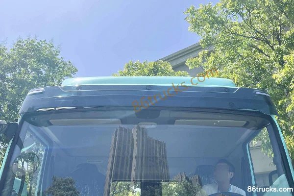 Lingyi Auto Xiaoman E660 6X4(10 roues) tracteur routier électrique pur 256 kWh Extérieur (3) | 86Trucks