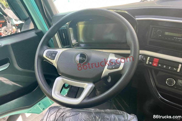 Lingyi Auto Xiaoman E660 6X4(10 roues) tracteur routier électrique pur 256 kWh Cabine (3) | 86Trucks